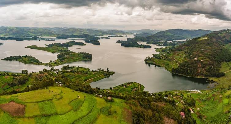 4 Days Gorilla and Lake Bunyonyi Safari In Uganda